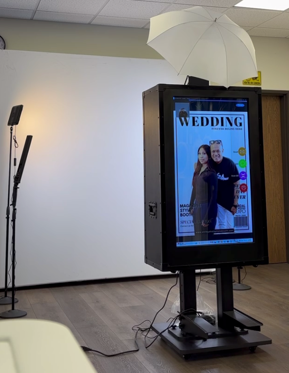 VogueBox Portable Magazine LightBox Photo Booth – Complete Business Package